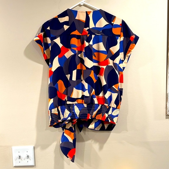 🔥Nine West Colorful Abstract Women's Top🔥 - Picture 2 of 8